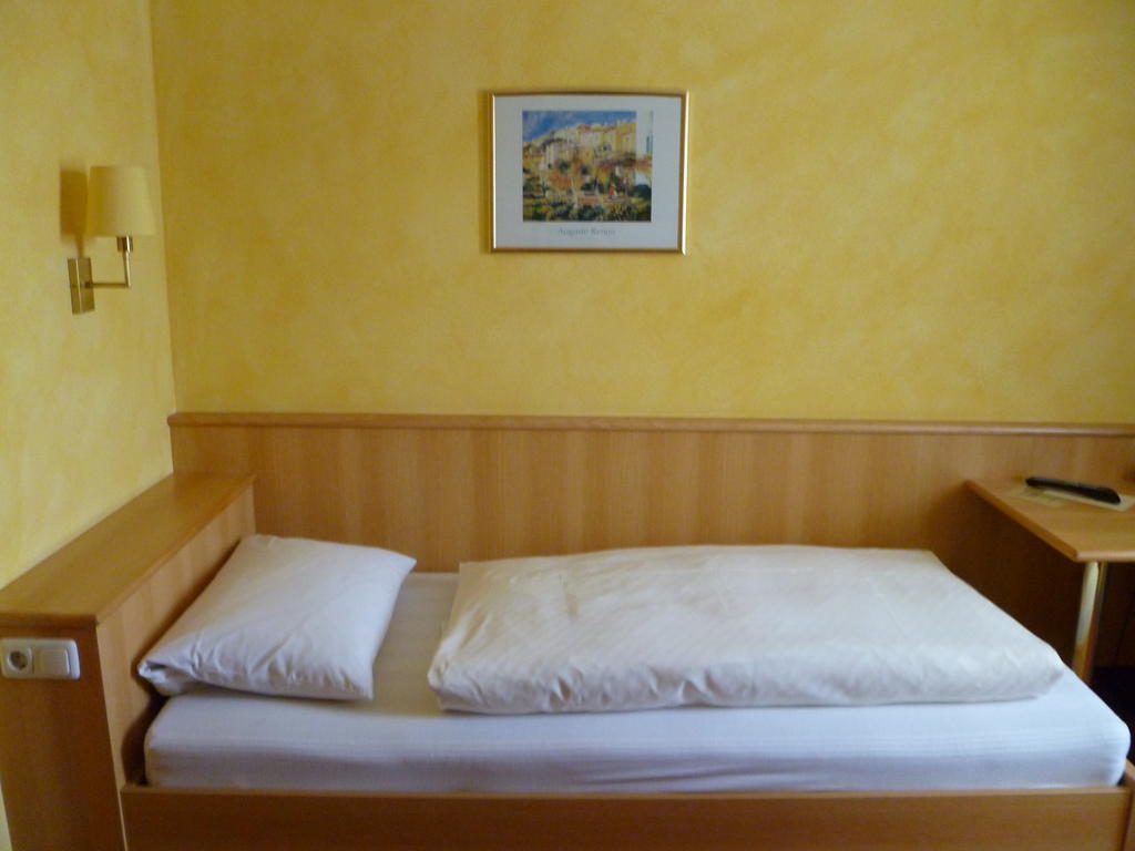 Gasthaus Zum Specht Hösbach Habitación foto